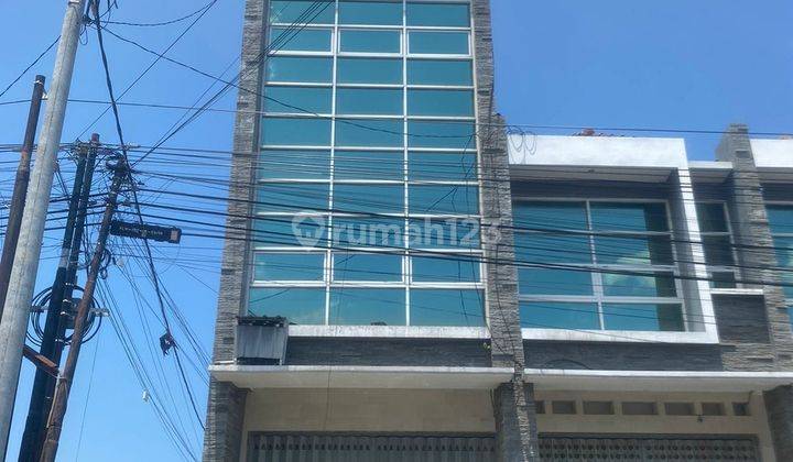 Ruko Bagus 3 Lantai Ada Rooftop Lokasi Strategis Dekat Pusat Kota Renon 2