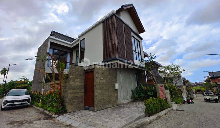 Tropical Modern Style Fully Furnished Villa Near Batu Bolong Canggu 2