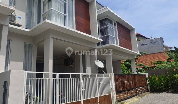 Rumah 2 Lantai Dalam Lingkungan Aman di Mahendradata Denpasar 2