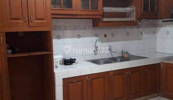 Disewakan Rumah
Raya Sutorejo Selatan, Surabaya. SAM.A227 8