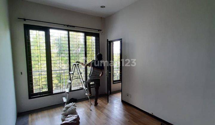 Disewakan Rumah 2 Lantai Semolowaru Bahari Koala Regency Sukolilo 3