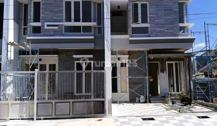 Rumah Baru 2 lantai Jemursari Timur Row jalan sangat lebar 2