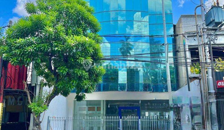 Disewakan, Gedung 3 Lantai Ex Bank di Jalan Kertajaya 1