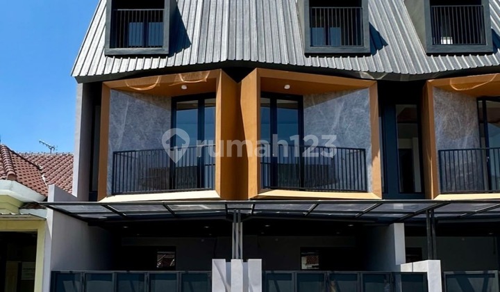 Rumah Split Level Di Purimas Gununganyar Selangkah Ke Merr Rumah Split Level Di Purimas Gununganyar Selangkah Ke Merr