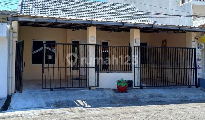 Ready-to-Occupy House on Jl. Nanas, Pondok Tjandra, width 9 meters. 2