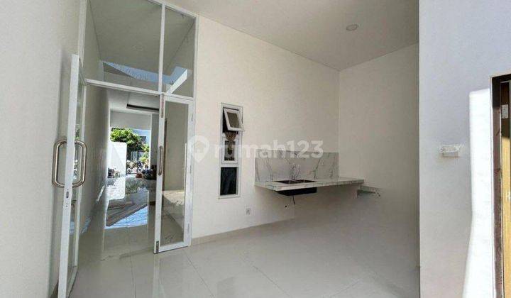 Disewakan Rumah Baru Rungkut Asri Tengah Full Furnished Siap Huni 2