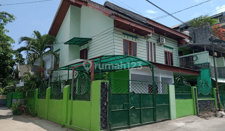 Rumah di Makassar Kota Sekitar Jalan Sunu, Jalan Urip Sumoharjo
, Makassar 1