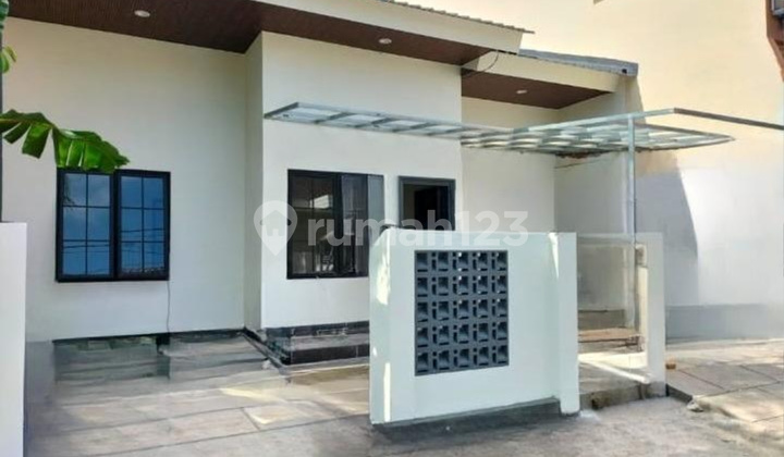 For Sale House in Makassar near Metro Tanjung Bunga Street 1