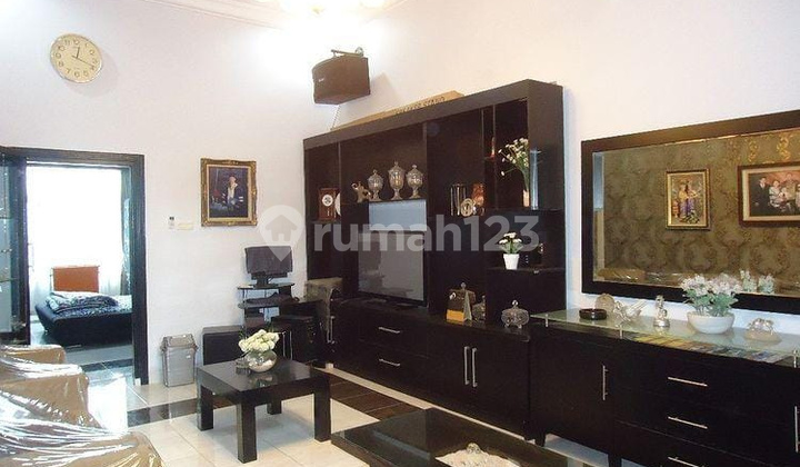 For Rent, Shop House in Makassar near Urip Sumoharjo Road, Maccini Raya Street, Maccini Sawah Street. 2