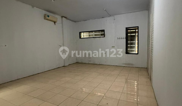 For Rent Shop House in Makassar near Urip Sumoharjo Street, Abdullah Daeng Sirua Street, Dr Leimena Street For Rent Shop House in Makassar near Urip Sumoharjo Street, Abdullah Daeng Sirua Street, Dr Leimena Street