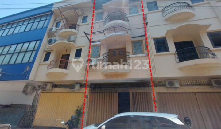 For Sale: Shop House in Makassar Near Jalan Jenderal Sudirman, Jalan Dr. Ratulangi, Jalan Monginsidi 1