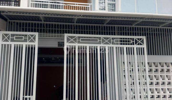 Rumah di Sekitar Jalan Dr Ratulangi, Jalan Onta, Jalan Landak
, Makassar 1