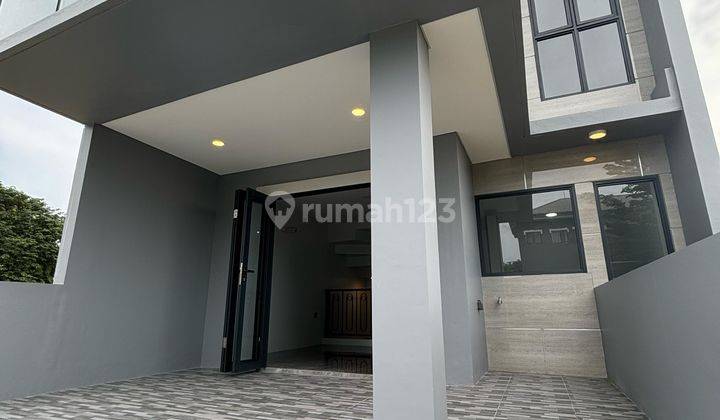 Rumah 3 Lantai di Sekitar Jalan Metro Tanjung Bunga, Makassar 2