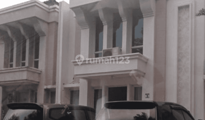 Rumah Makassar di Jalan Metro Tanjung Bunga, Makassar 1