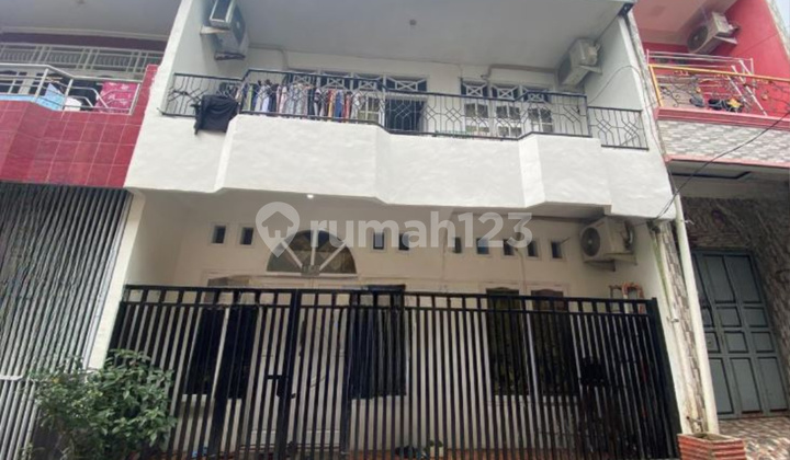 House for Sale in Makassar near Tentara Pelajar Street, Dr Wahidin Sudirohusodo Street, Yos Sudarso Street 1