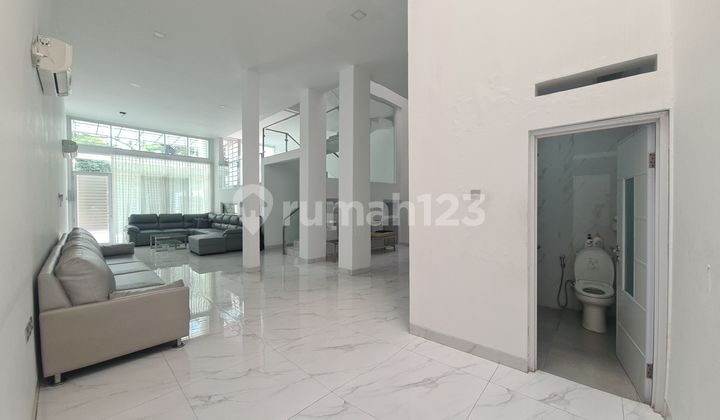 Ready-to-Occupy House in Daan Mogot Baru, Facing Park, Eligible for KPR Ready-to-Occupy House in Daan Mogot Baru, Facing Park, Eligible for KPR