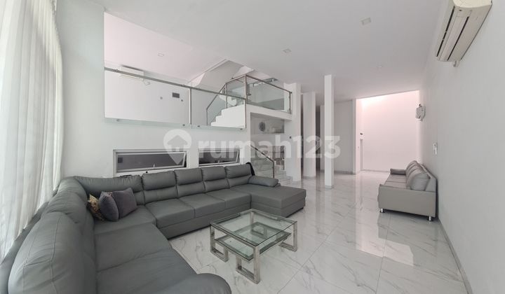 Ready-to-Occupy House in Daan Mogot Baru, Facing Park, Eligible for KPR Ready-to-Occupy House in Daan Mogot Baru, Facing Park, Eligible for KPR