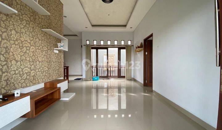 RUMAH TERAWAT 2 LANTAI DI RENON  2