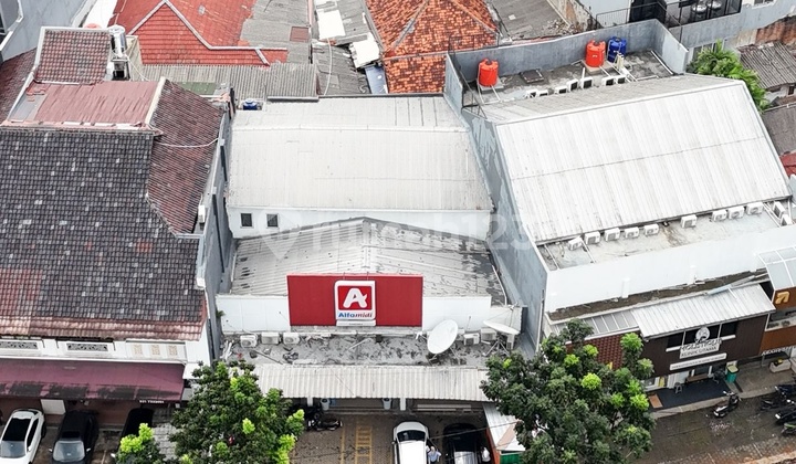 FOR SALE, 2-STORY SHOPHOUSE IN KEBAYORAN BARU, COMMERCIAL AREA, SUPER STRATEGIC LOCATION