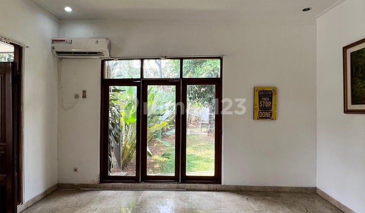RUMAH CANTIK KEMANG DALAM KOMPLEK, LOKASI STRATEGIS SWIMMING POOL BESAR, GARDEN LUAS 2