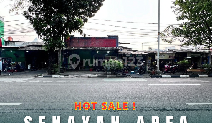 BANGUNAN KOMERSIL SENAYAN HITUNG TANAH SANGAT STRATEGIS