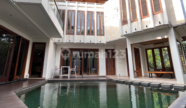 Modern Tropical House Pondok Indah, Quiet Neighborhood