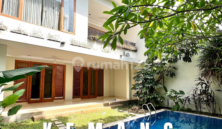 MODERN TROPICAL HOUSE KEMANG COMFORTABLE AND PEACEFUL COMPLEX
