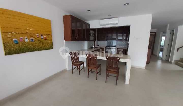 RUMAH MODERN TROPICAL CILANDAK DALAM KOMPLEK 2