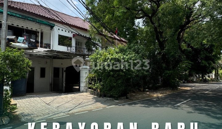 CLASSIC HOUSE KEBAYORAN BARU PRIME AREA, DEPAN TAMAN, HOOK