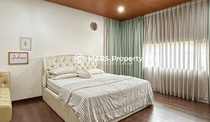 Townhouse Modern Tropical 3 Lantai Kemang 2