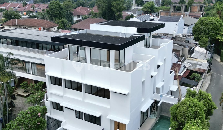 BRAND NEW RUMAH MODERN INDUSTRIAL KEMANG, BEBAS BANJIR LOKASI TENANG
