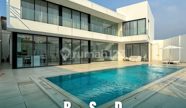 MODERN TROPICAL HOUSE BSD 3 LANTAI DALAM CLUSTER ELIT