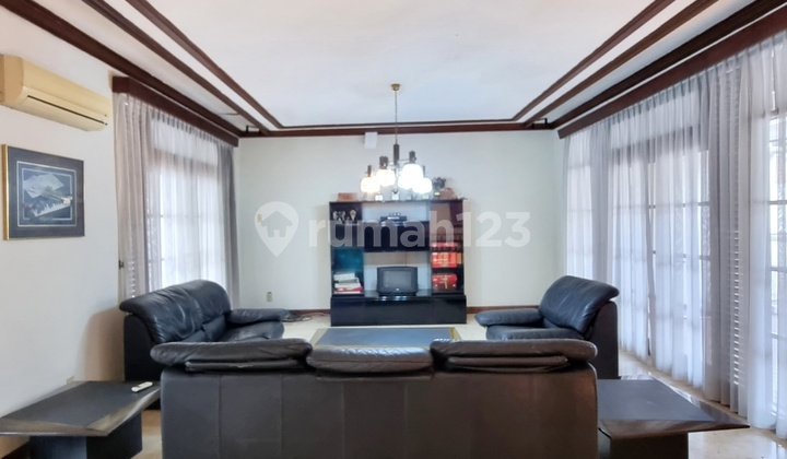 RUMAH MEDITERANIA GATOT SUBROTO JAKARTA SELATAN TERAWAT, DALAM KOMPLEK DEKAT SCBD DAN SUDIRMAN 2