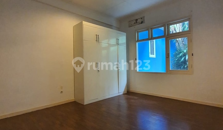 RUMAH LAMA HITUNG TANAH DALAM KOMPLEK KEMANG, JAKARTA SELATAN 2