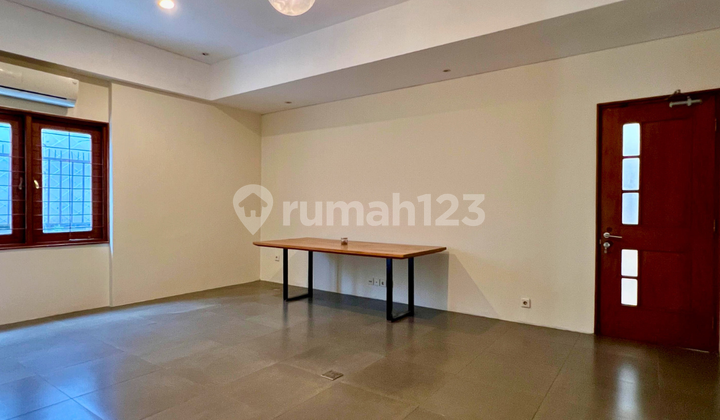 RUMAH MEWAH DHARMAWANGSA NUANSA VILLA KEBAYORAN BARU 2