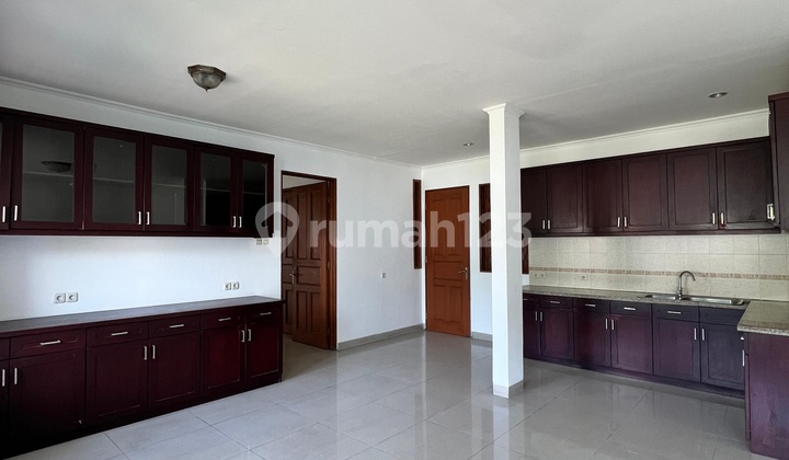 RUMAH CLASSIC BESAR KEMANG DALAM HALAMAN LUAS HITUNG TANAH 2