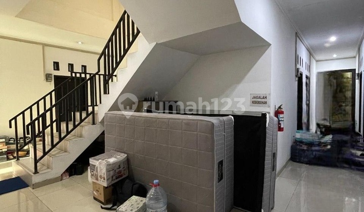 FULLY OCCUPIED 100% EXCLUSIVE BOARDING HOUSE IN THE VERY STRATEGIC JOHAR BARU MENTENG AREA 2