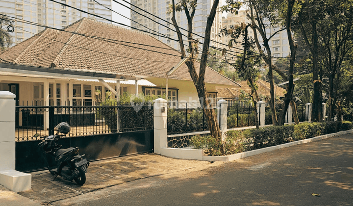 Rumah At Jl. Darmawangsa, Kebayoran Baru, Jaksel 1