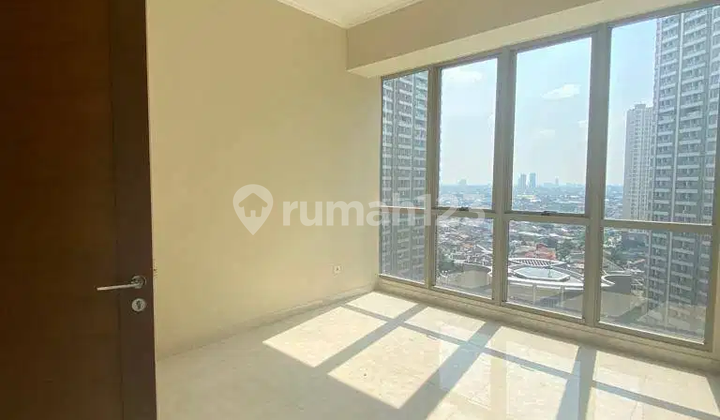 FOR  SALE TERMURAH  CONDO TAMAN ANGGREK RESIDENCES 3+1  BEDROOOM SEMI FURNISHED 