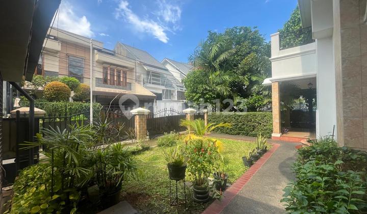 Strategic 2-Story Hook House on Jl. Deperdag Radio Dalam, South Jakarta, Land Area 410 M² with SHM, Easy Access to Pondok Indah and MRT Strategic 2-Story Hook House on Jl. Deperdag Radio Dalam, South Jakarta, Land Area 410 M² with SHM, Easy Access to Pondok Indah and MRT