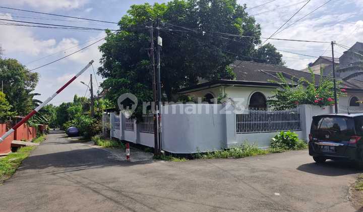 Rumah Lama Strategis Di Kebayoran Lama Jakarta Selatan