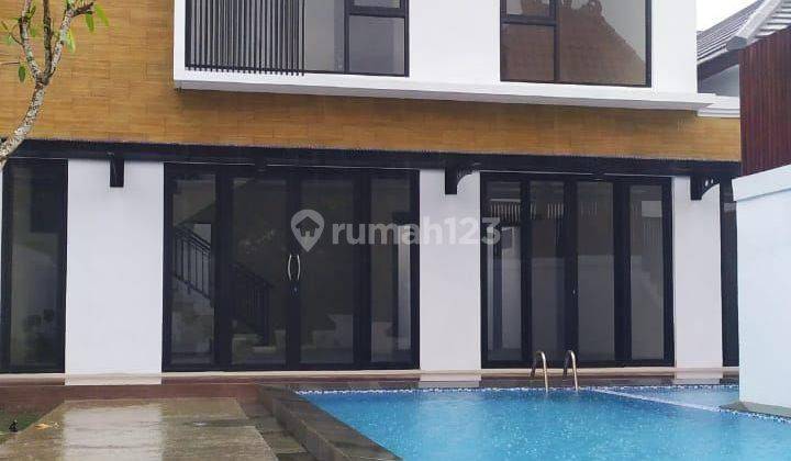 VILLA BESAR TANAH LUAS ADA KOLAM RENANG DI KASIHAN 2