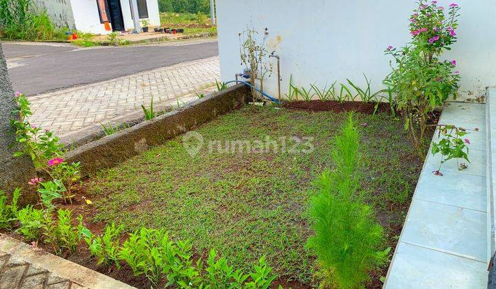 RUMAH SIAP HUNI TANAH LUAS TEPI JALAN RAYA SEMANU  3