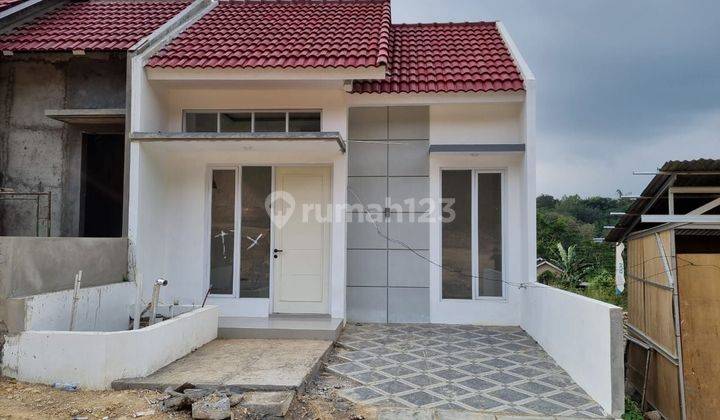 RUMAH 299jt FASILITAS KOLAM RENANG DI SEYEGAN JOGJA 1