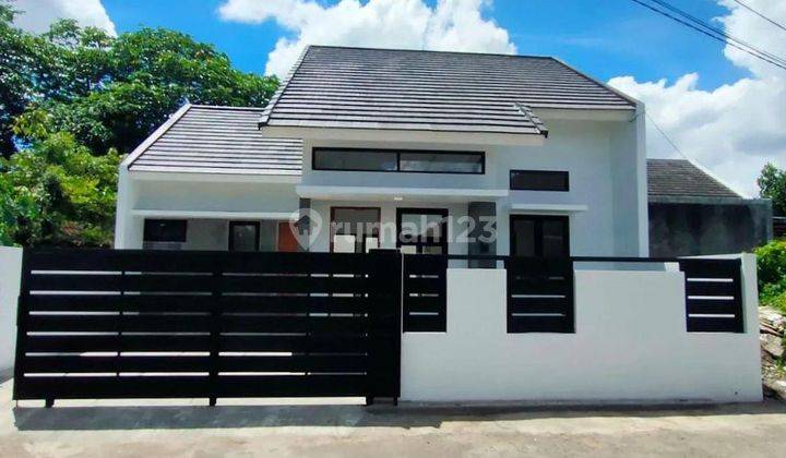 Rumah Besar Harga Murah Dekat Sleman City Hall 1