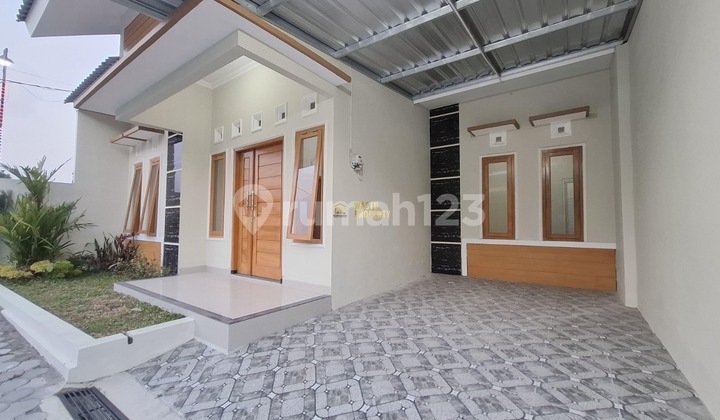 Large Landed House Ready to Occupy in Kadisoka, Kalasan 2