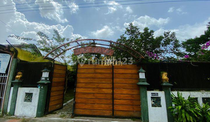 Rumah Luas Dengan Kolam Renang Dekat Stadion Maguwoharjo 1