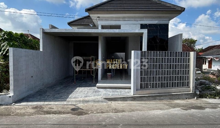 Rumah Siap Huni Dekat Pintu Tol Purwomartani Jogja