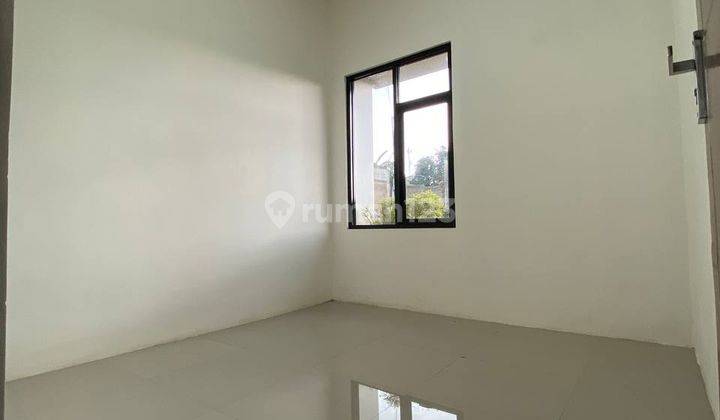 Rumah Baru Modern SHM di Depok Akses Strategis  4