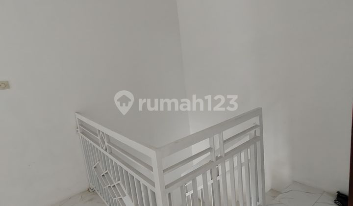 Rumah 2 Lantai Strategis, Siapa Cepat Dapat! 2